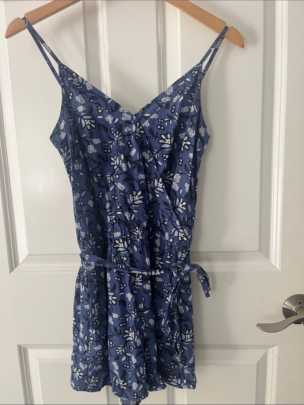 loft blue floral romper spaghetti strap rayon cinch waist summer Small petite - Picture 2 of 7